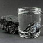 Šungit - mineral zivota (naslovna)