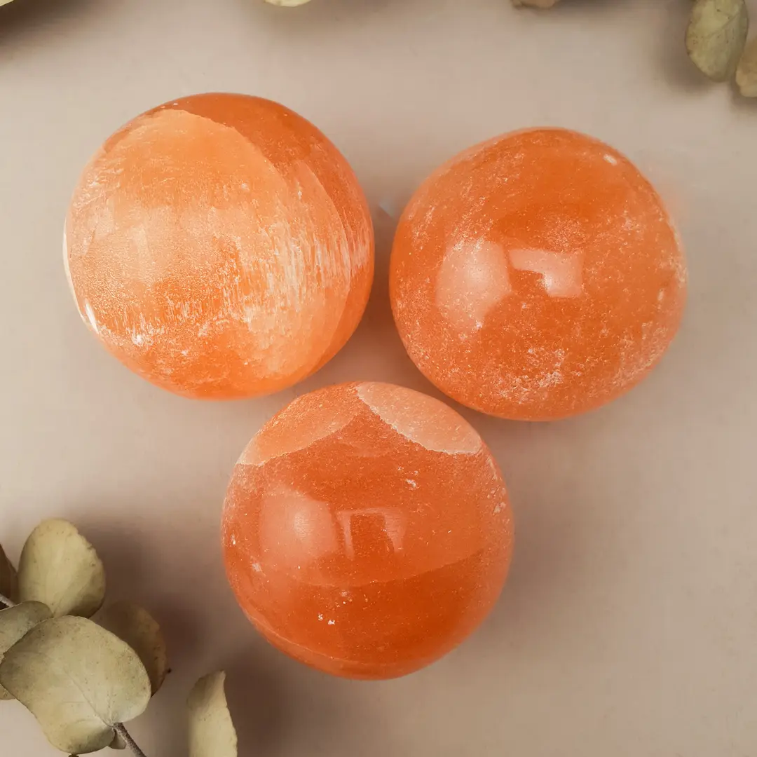 Selenit Sfera Narandžasti 6cm #7810P10