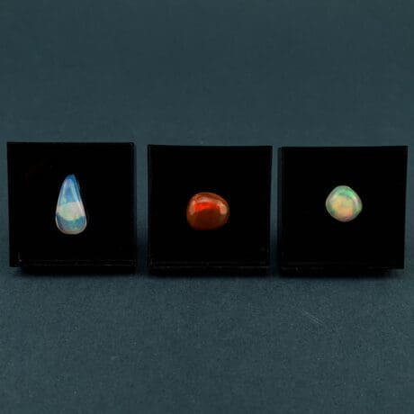 Opal u akrilnoj kutiji S #11414B101