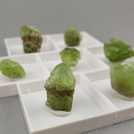 Peridot u Akrilnoj Kutiji L #11742B214