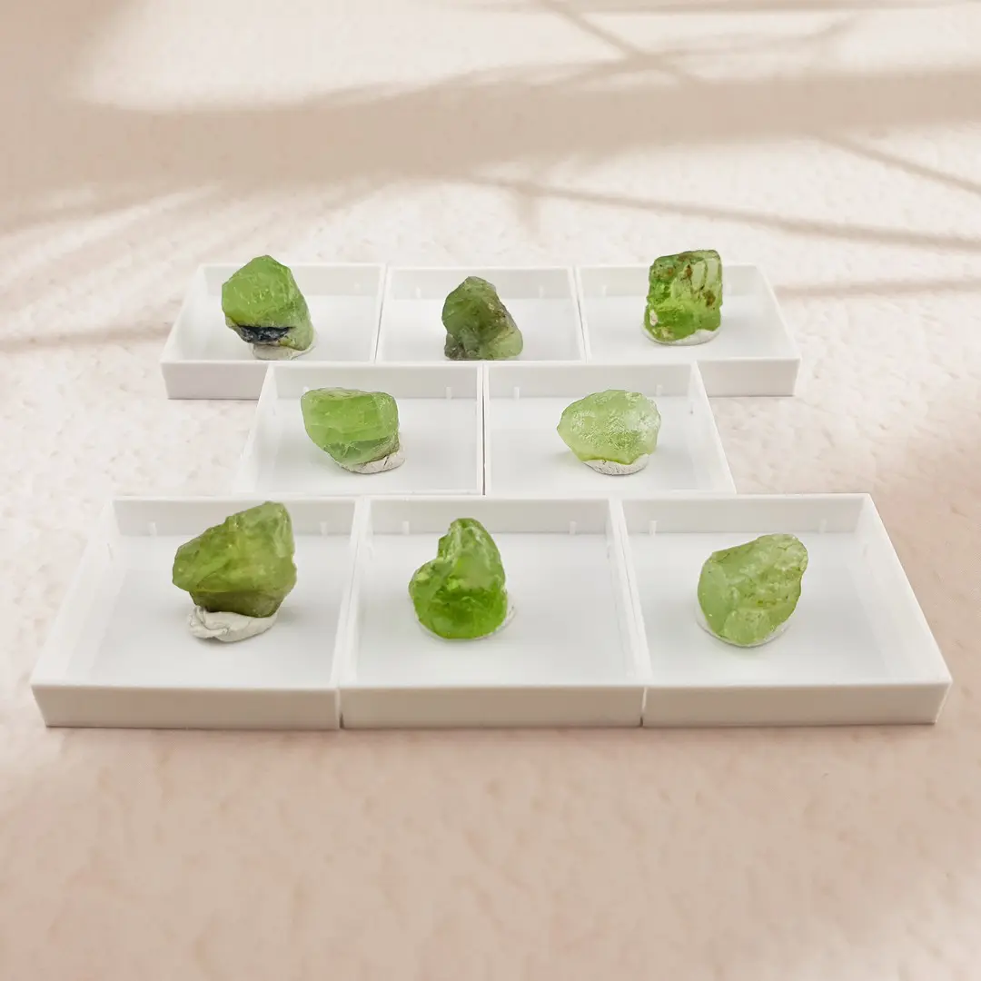 Peridot u Akrilnoj Kutiji M #11744B104