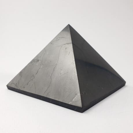 Šungit piramida 10cm #4790P1/B284