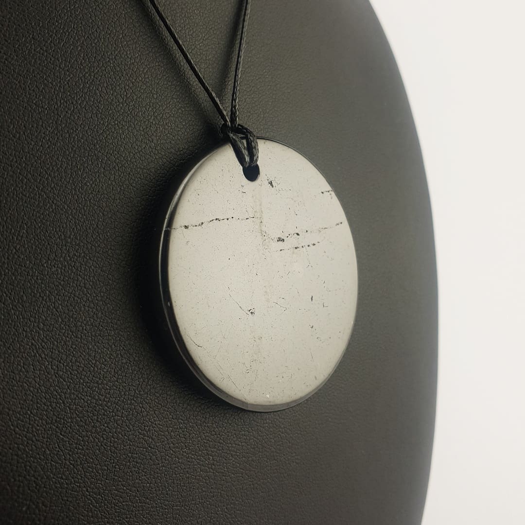 Šungit privezak krug 5cm #1184B59